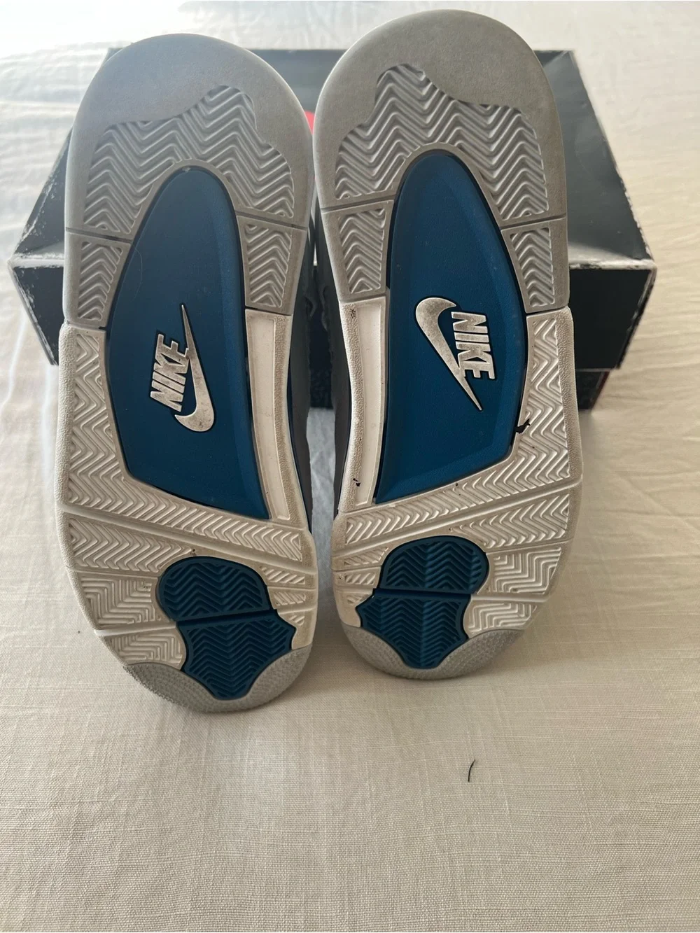 Jordan Retro 4 Sneakers military Blue